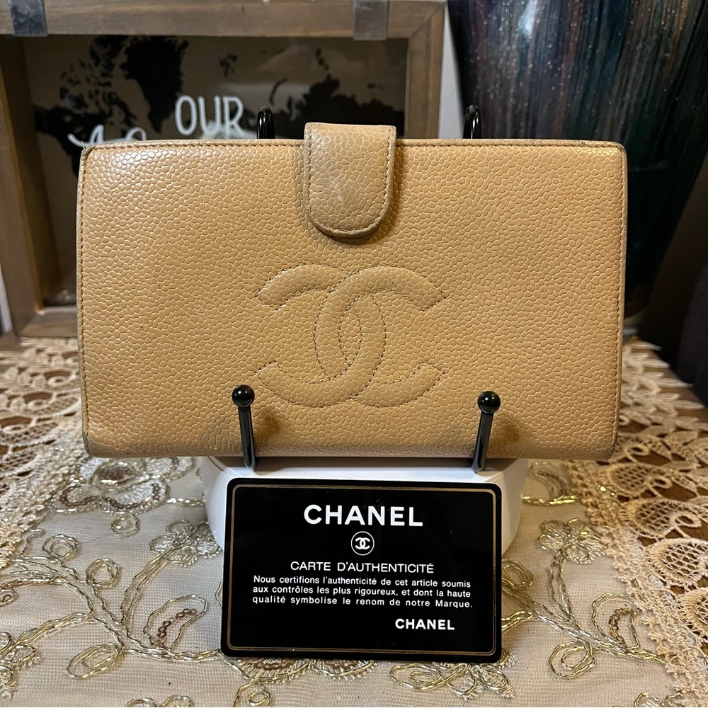 Chanel Caviar Leather Kiss-lock Wallet